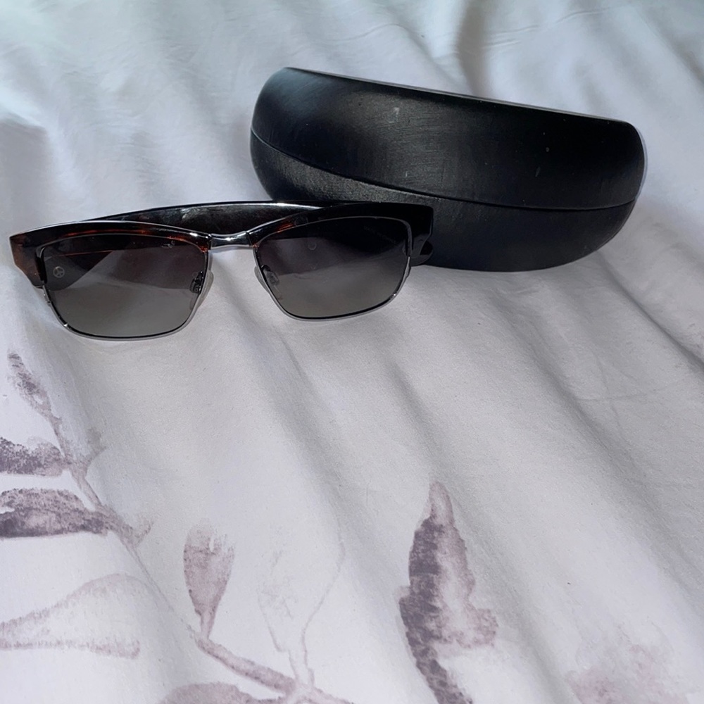 Suntrends women’s sunglasses new condition